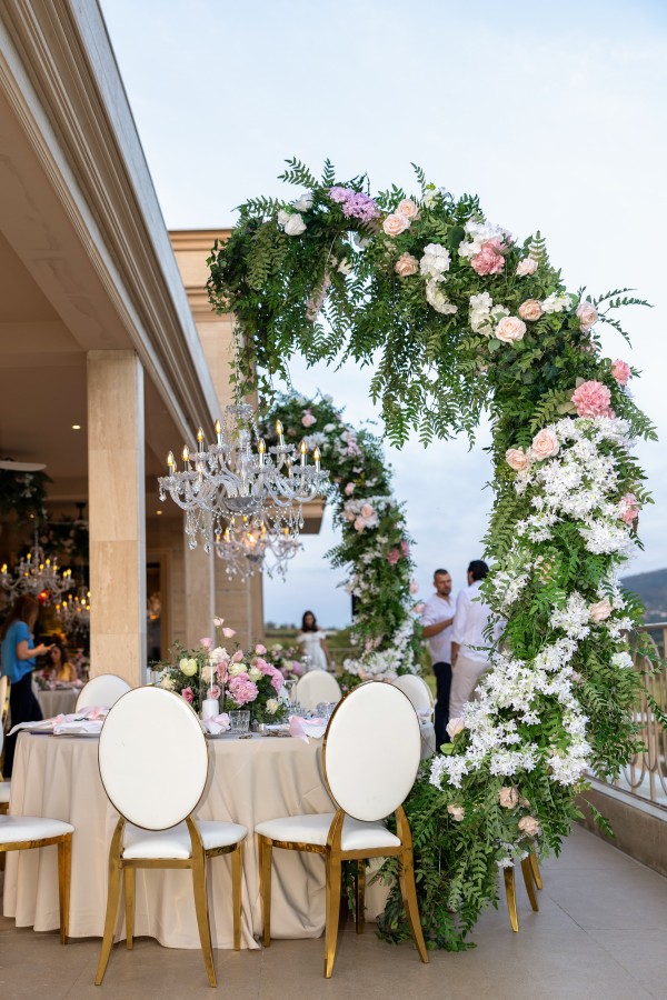 Hotel Hyde Hill / Bikini and Champagne